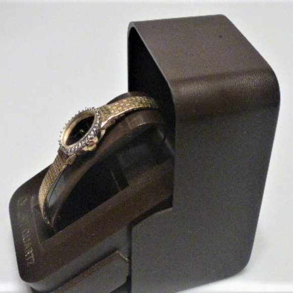 Chateau Quartz WATCH Woman's Watch Woman's Vintage Watch Gold Tone Metal Band - Picture 2 of 12